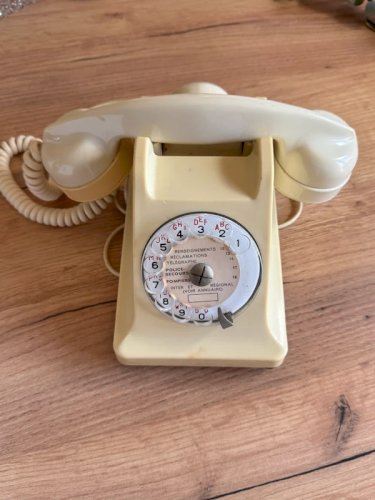 Téléphone vintage Bakélite