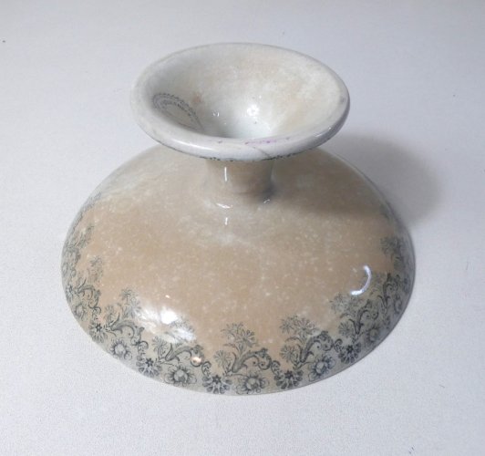 Terre de fer ancienne assiette sur pied compotier DIEPPE Boulenger Choisy le Roi