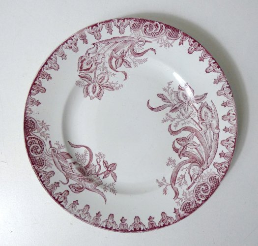 Terre de fer assiette plate IRIS Ste Amandinoise