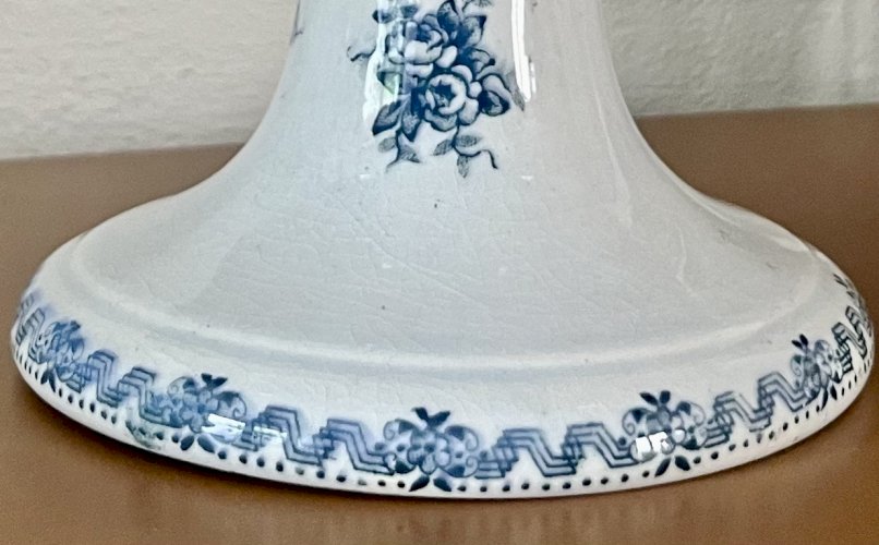 Terre de Fer - Compotier piédouche frise florale bleue