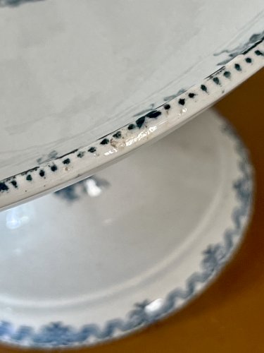 Terre de Fer - Compotier piédouche frise florale bleue