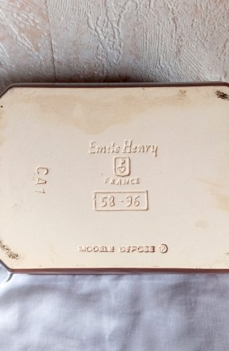 Terrine en grès Émile Henry marron – Années 1980 – Made in France – Excellent état – Pièce rare et collectible