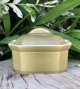 Terrine verte kaki en céramique
