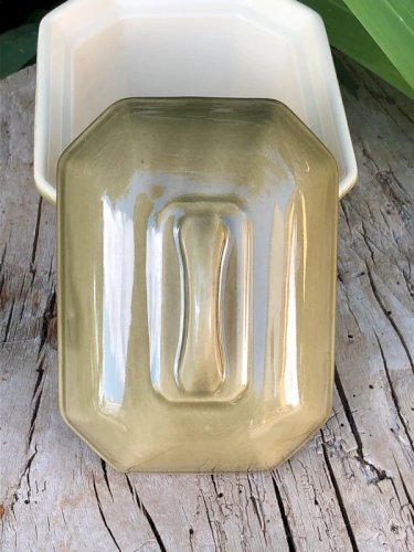 Terrine verte kaki en céramique