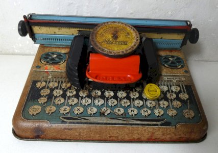 The Mettype – machine à écrire jouet Mettoy UK tôle lithographiée