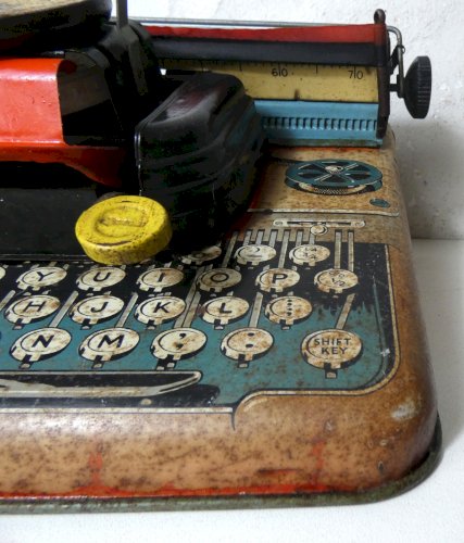 The Mettype – machine à écrire jouet Mettoy UK tôle lithographiée