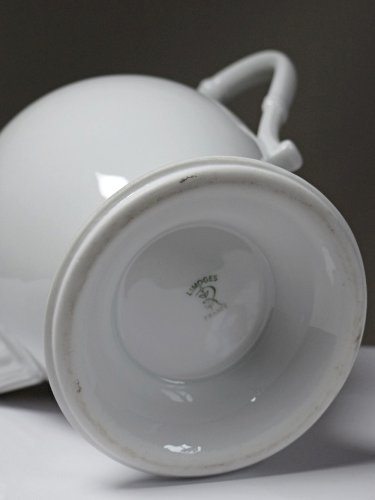 Théière "Aigle" porcelaine blanche très fine de Limoges par Raynaud années 60