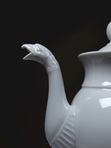 Théière "Aigle" porcelaine blanche très fine de Limoges par Raynaud années 60