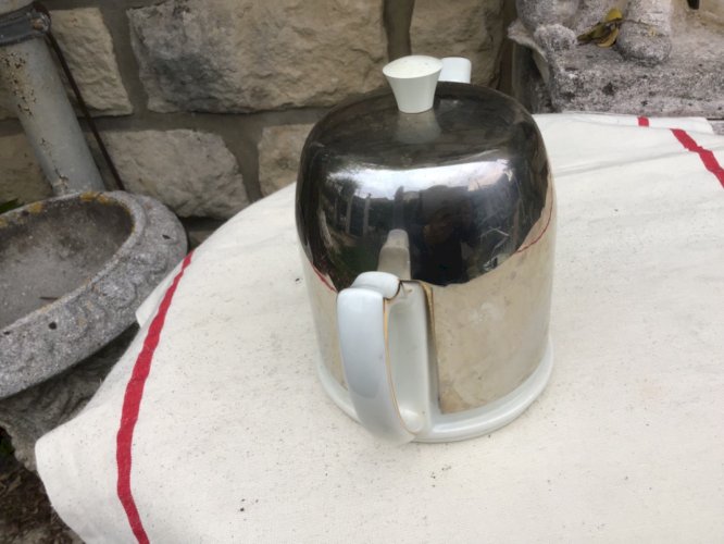 théière ancienne en céramique avec calorifuge.  Dlg salam