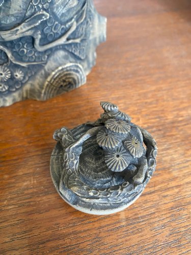 Théière chinoise ancienne, grès de Yixing, à décor naturel d'un tronc d'arbre.