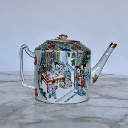 Théière en Canton XIXe richement ornementée M4029