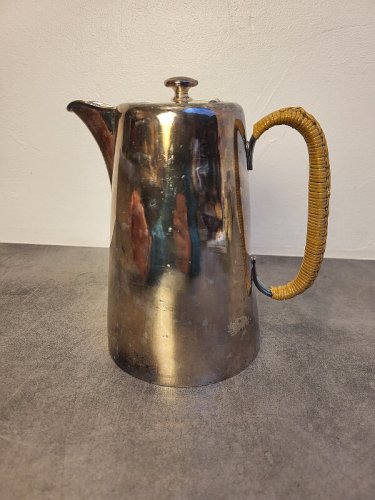 THEIERE EN METAL ARGENTE ET TRESSAGE DE CANNAGE DE LA MARQUE HJ LINTON PARIS