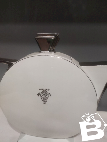 Théière en porcelaine Victoria tchèque art déco