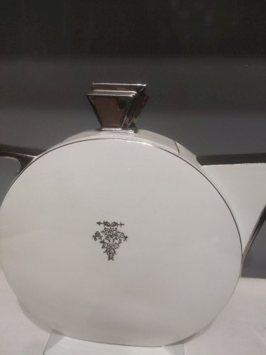 Théière en porcelaine Victoria tchèque art déco