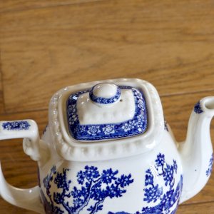 Théière et crémier de 1913 Villeroy & Boch Rusticana