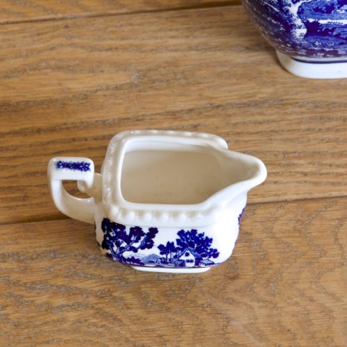 Théière et crémier de 1913 Villeroy & Boch Rusticana