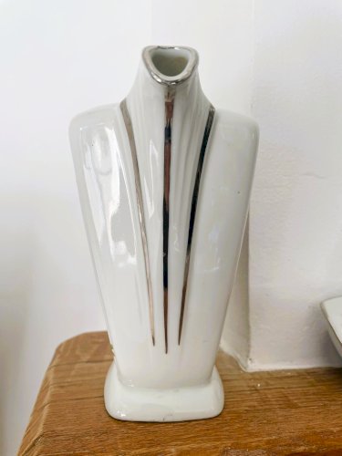 Théière fleurie en porcelaine de Limoges