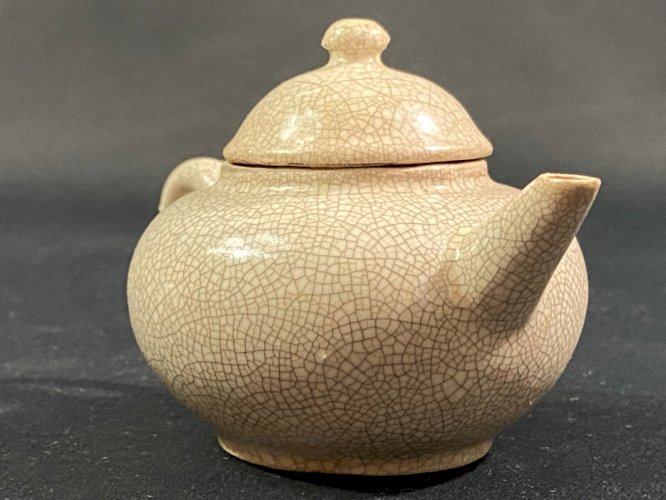 Théière miniature en grès à glaçure craquelée Kan-Nyu Japon Showa