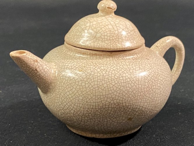 Théière miniature en grès à glaçure craquelée Kan-Nyu Japon Showa