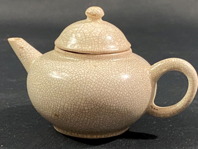 Théière miniature en grès à glaçure craquelée Kan-Nyu Japon Showa