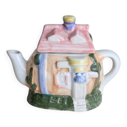 Théière vintage en barbotine en forme de maison - Couleurs pastel