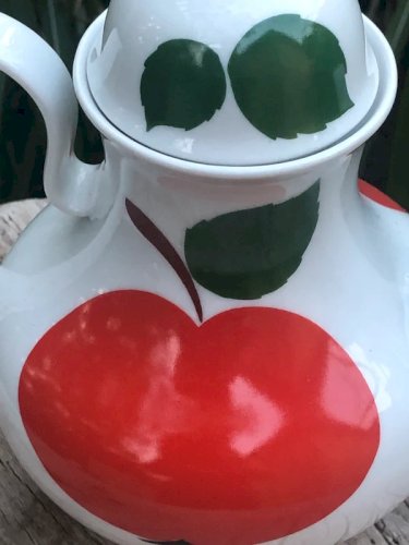 Théière vintage en porcelaine Bavaria motif pomme ?
