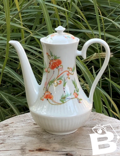 Théière vintage en porcelaine de Chauvigny motifs fleurs oranges