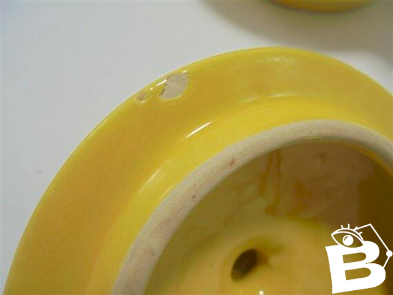 Théière vintage jaune