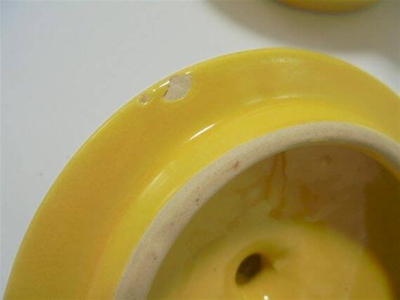 Théière vintage jaune