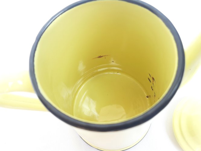 Théière vintage tôle émaillée jaune