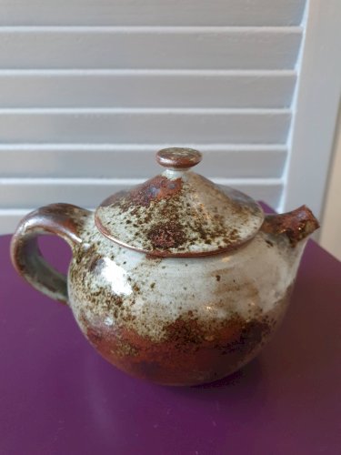 Théières, pot à lait et sucrier en grès