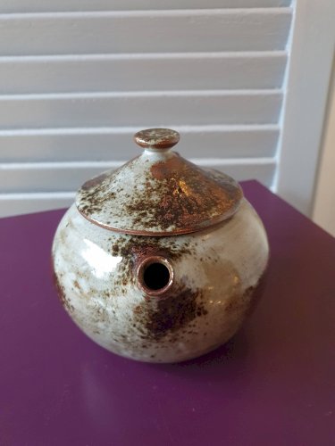 Théières, pot à lait et sucrier en grès