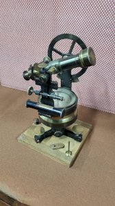 THEODOLITE GONIOMETRE EN LAITON BOUSSOLE A SANTI A MARSEILLE