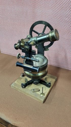THEODOLITE GONIOMETRE EN LAITON BOUSSOLE A SANTI A MARSEILLE