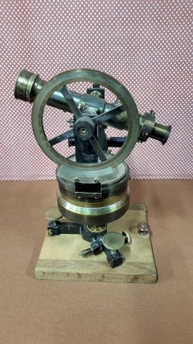 THEODOLITE GONIOMETRE EN LAITON BOUSSOLE A SANTI A MARSEILLE