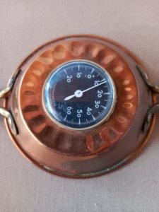 Thermomètre déco petit plat en cuivre 