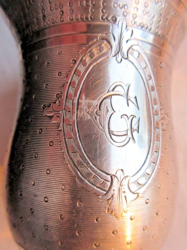Timbale Art Nouveau, métal argenté guilloché, monogramme C G, signé JL LONDE 5