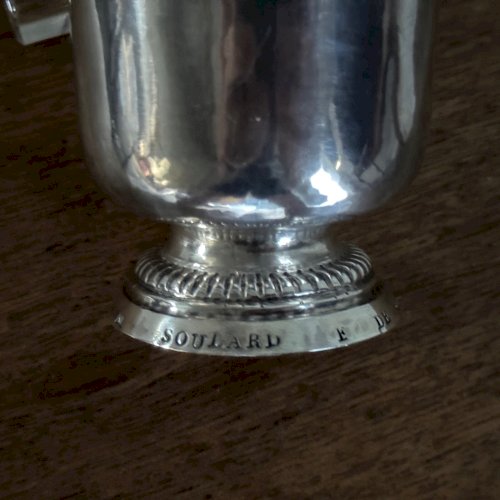 Timbale en argent XVIIIe pied douche godronné Soulard P de Girard M3625