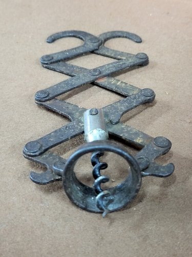 TIRE BOUCHON EN METAL ANCIEN