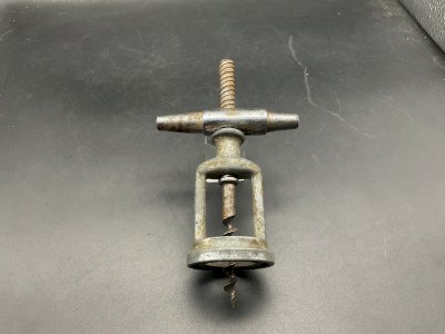 Tire bouchon gros bague basculante .