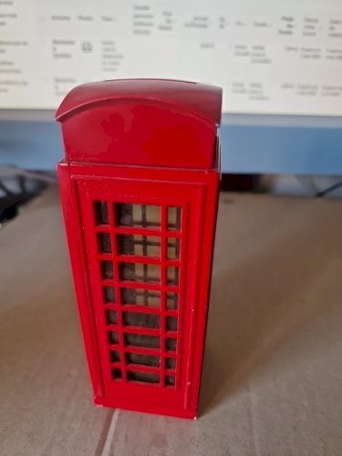 tirelire cabine telephone en metal . London