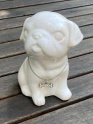 Tirelire chien carlin en céramique blanche vintage