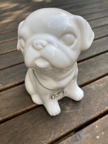 Tirelire chien carlin en céramique blanche vintage