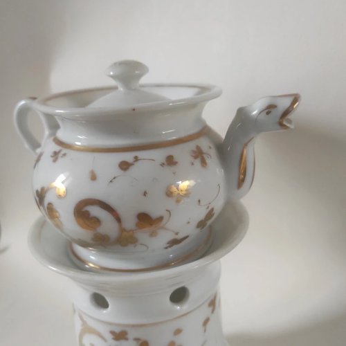 Tisanière ancienne en porcelaine de vieux Paris