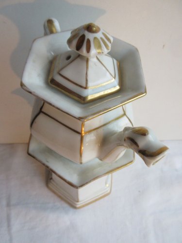 Tisanière veilleuse, style Louis XV porcelaine fine de Paris blanche à filets Or
