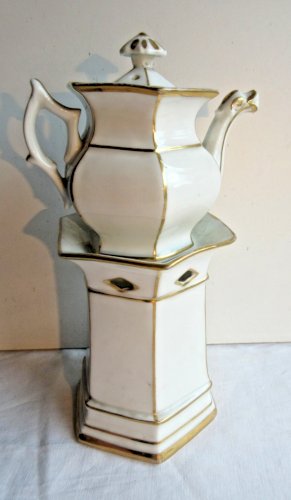 Tisanière veilleuse, style Louis XV porcelaine fine de Paris blanche à filets Or