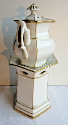 Tisanière veilleuse, style Louis XV porcelaine fine de Paris blanche à filets Or