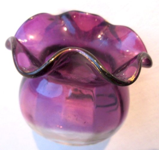 Tout petit Vase bourse Art Nouveau verre violet émaillé LEGRAS: Pavots