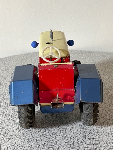 Tracteur et remorque Joustra, jouet ancien en tôle