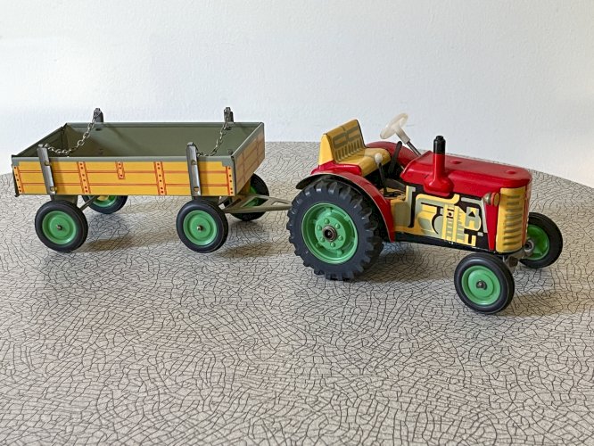 Tracteur ZETOR KOVAP et sa remorque, jouet mécanique ancien en tôle
